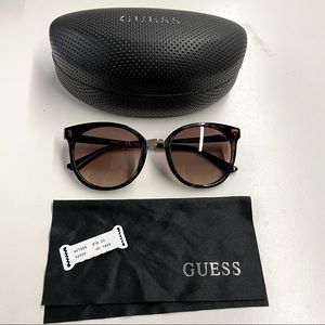 GUESS Round Tortoise Sunglasses